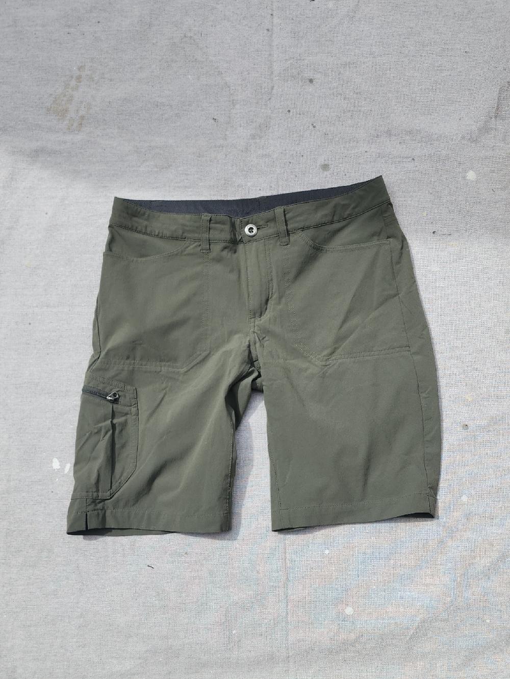 Patagonia Women's Olive Cargo Shorts - Dark Green - Picture 2 of 6